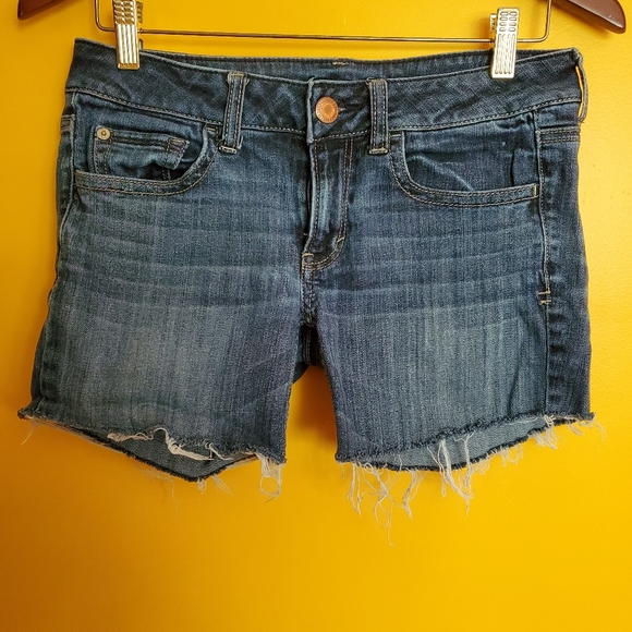 AE cut off Jean shorts - Picture 1 of 6